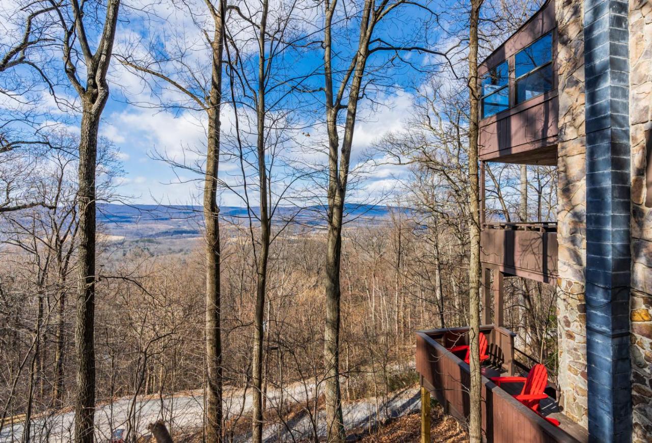 Amazing Views, Hot Tub, Fire Pit, Deck & Fireplace Inwood Bagian luar foto