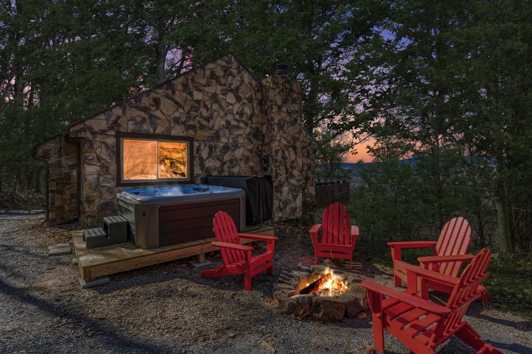 Amazing Views, Hot Tub, Fire Pit, Deck & Fireplace Inwood Bagian luar foto