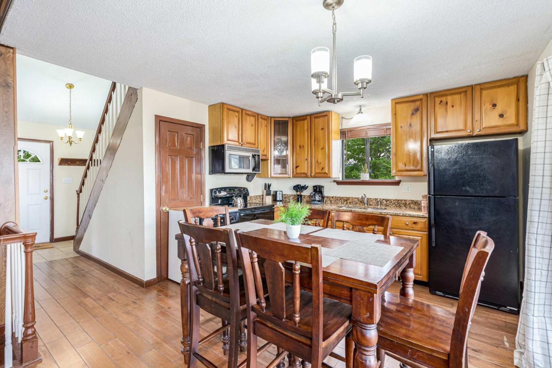Amazing Views, Hot Tub, Fire Pit, Deck & Fireplace Inwood Bagian luar foto