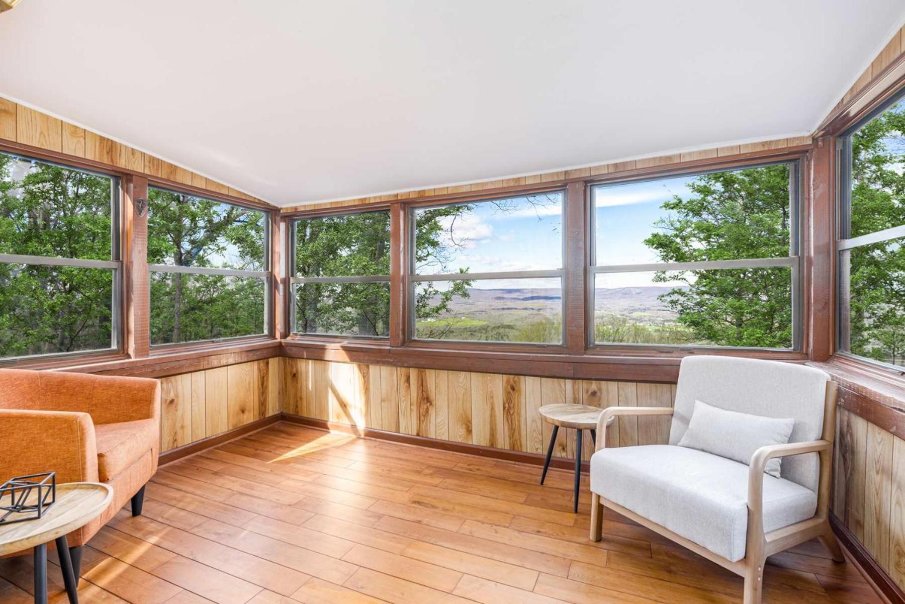 Amazing Views, Hot Tub, Fire Pit, Deck & Fireplace Inwood Bagian luar foto