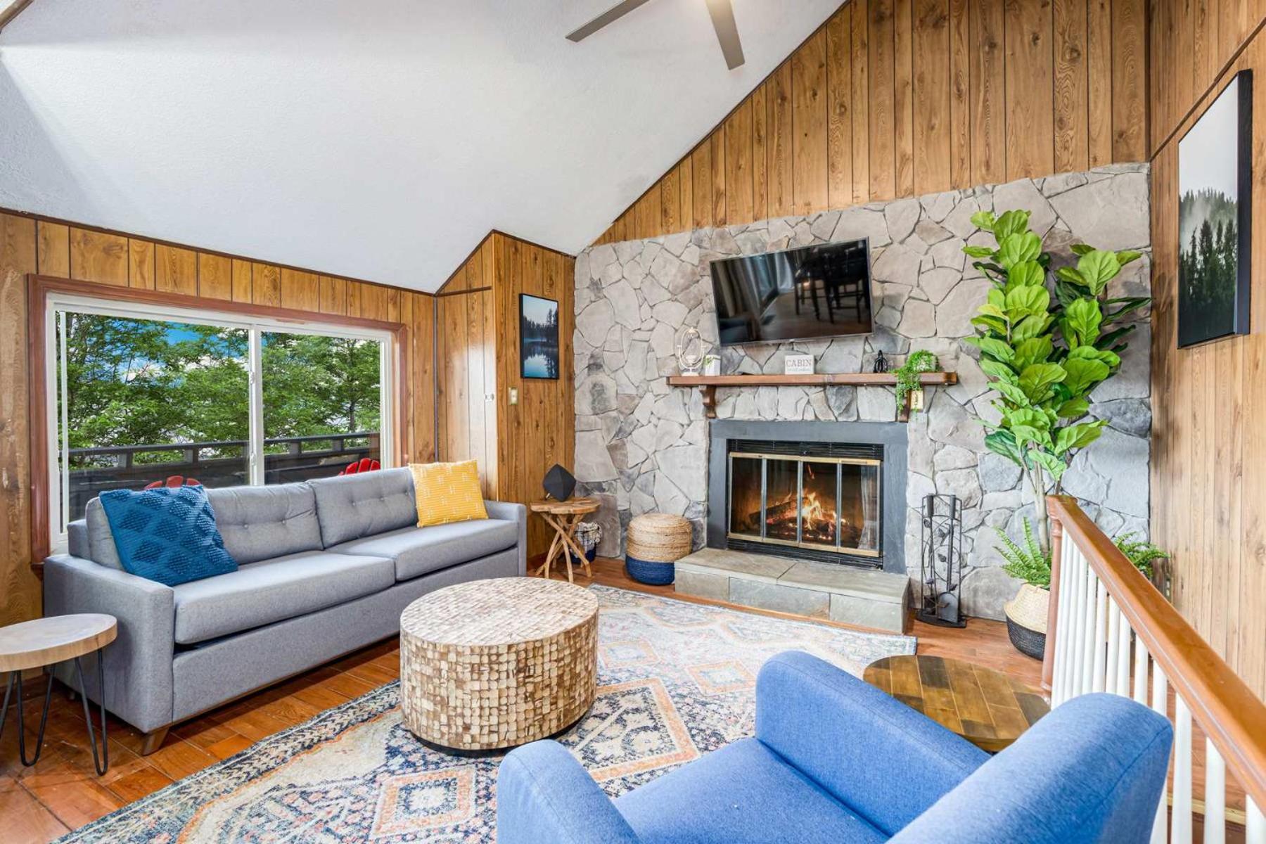 Amazing Views, Hot Tub, Fire Pit, Deck & Fireplace Inwood Bagian luar foto
